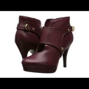 Kenneth Cole Unlisted File Type booties
